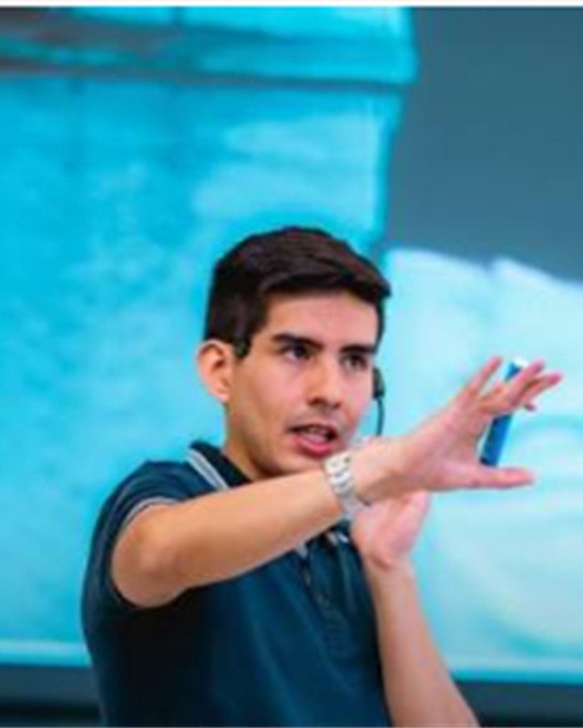 Alejandro Prado, mentor de Sandra Cárdenas